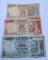 Lot de trois billets de banque Inde 10 20 100 roupies