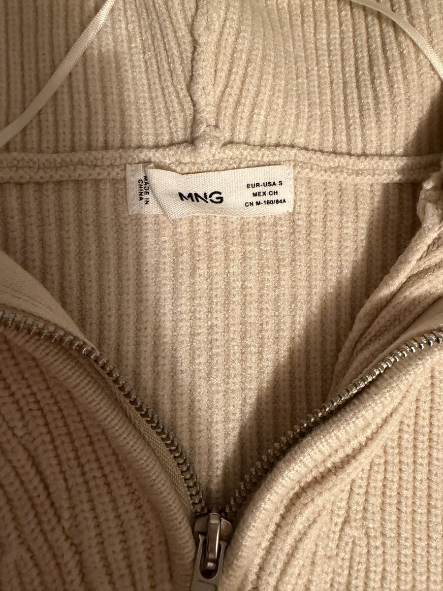 H&M Robes: Mango Strickpullover mit Kapuze beige Grösse S neuwertig – Neuf (Voir description) à Luzern par Lorena.haj 2