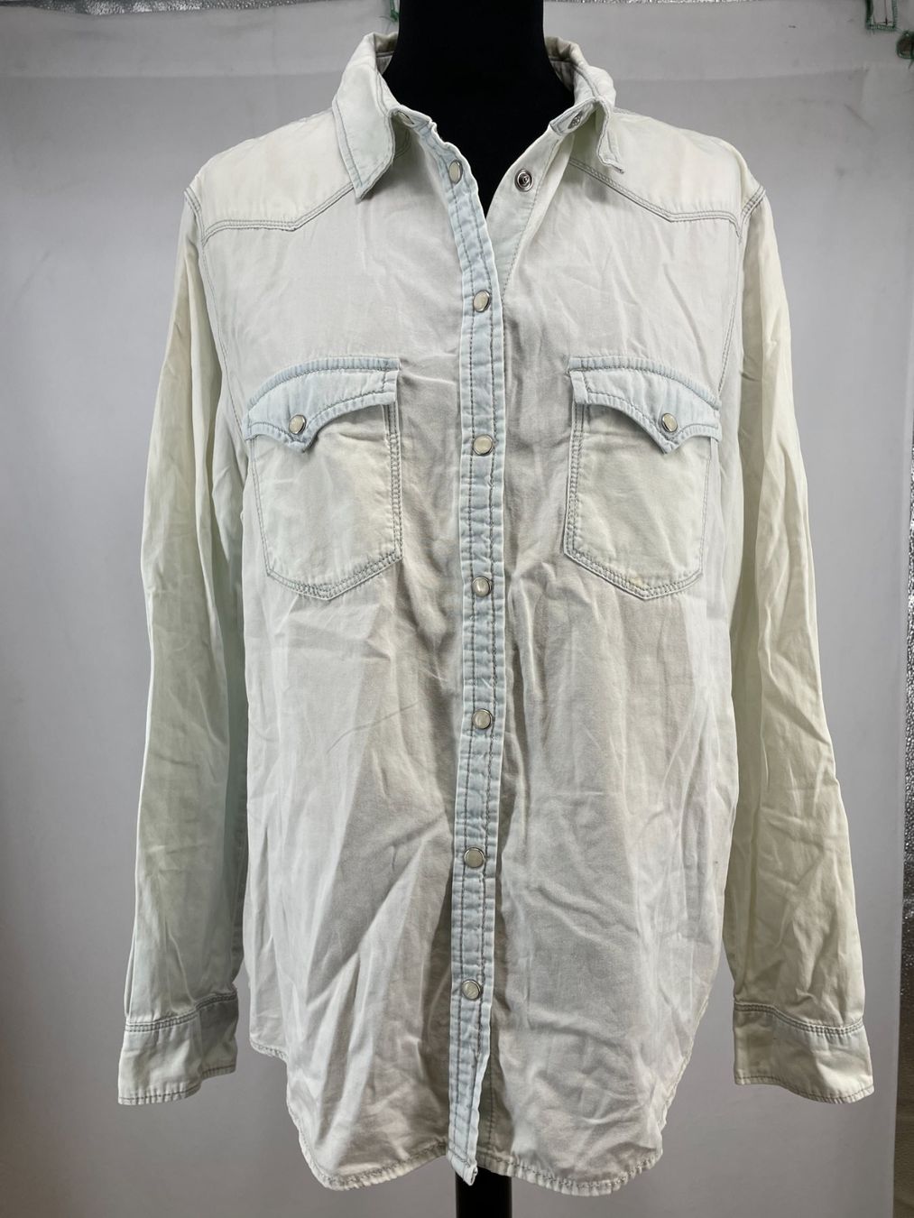Mango Chemisiers: MANGO chemise clair XL – D'occasion à Lausanne par PlusValue_Lausanne
