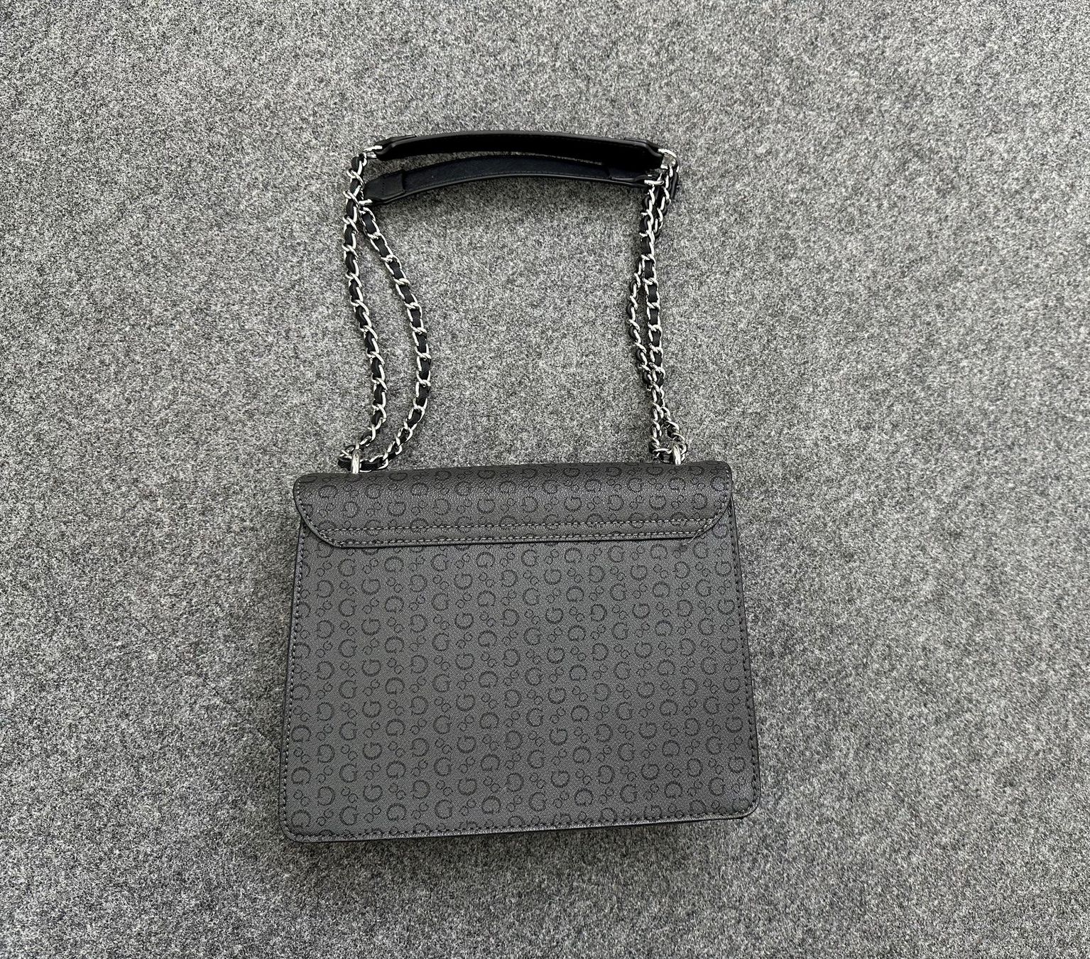 Borse: neue Guess Handtasche – Nuovo (secondo la descrizione) da Rothrist venduto da California_14 1