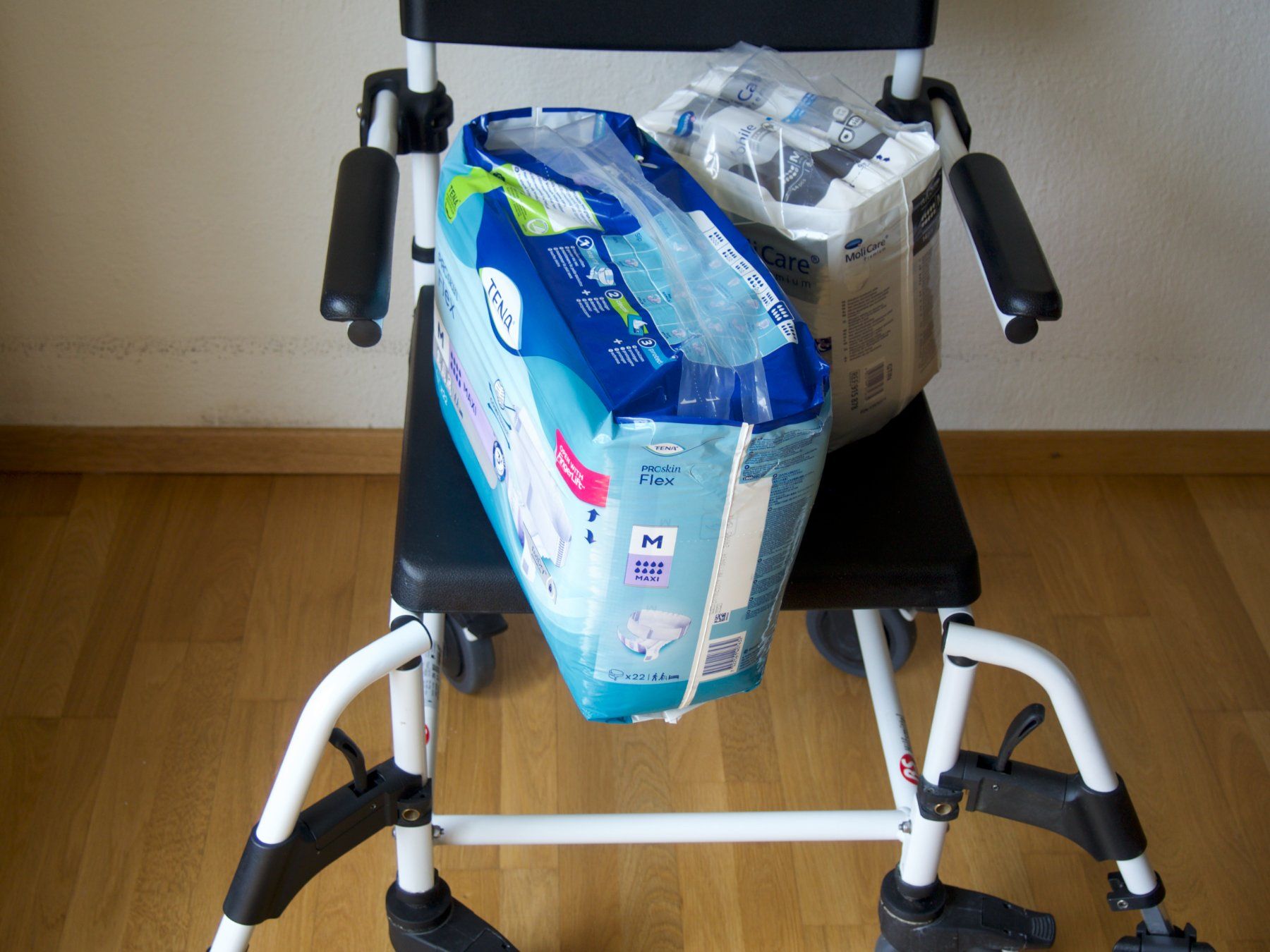 Sedie a rotelle: Dusch- und Toilettenrollstuhl Kakadu – Usato da Opfikon venduto da wbu_97j9 5