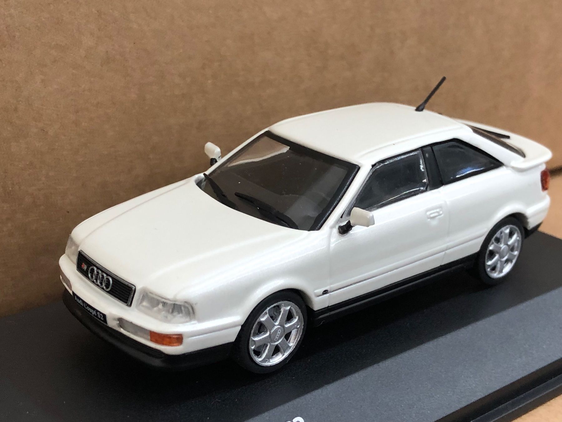 Audi Modellini d'auto: Audi Coupe  S2 RS Solido 1:43 weiss oder rot – Nuovo e nell'imballaggio originale da Luzern venduto da aa43modelcars-Luzern 1