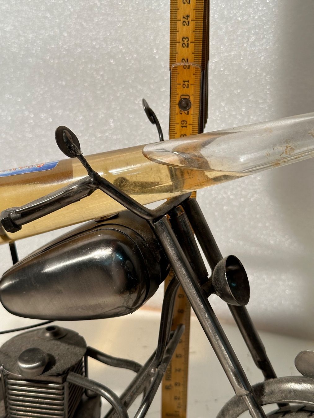 Portabottiglie: Motorrad-Weinhalter mit Flasche – Usato da Lausanne venduto da artnouveau04 4
