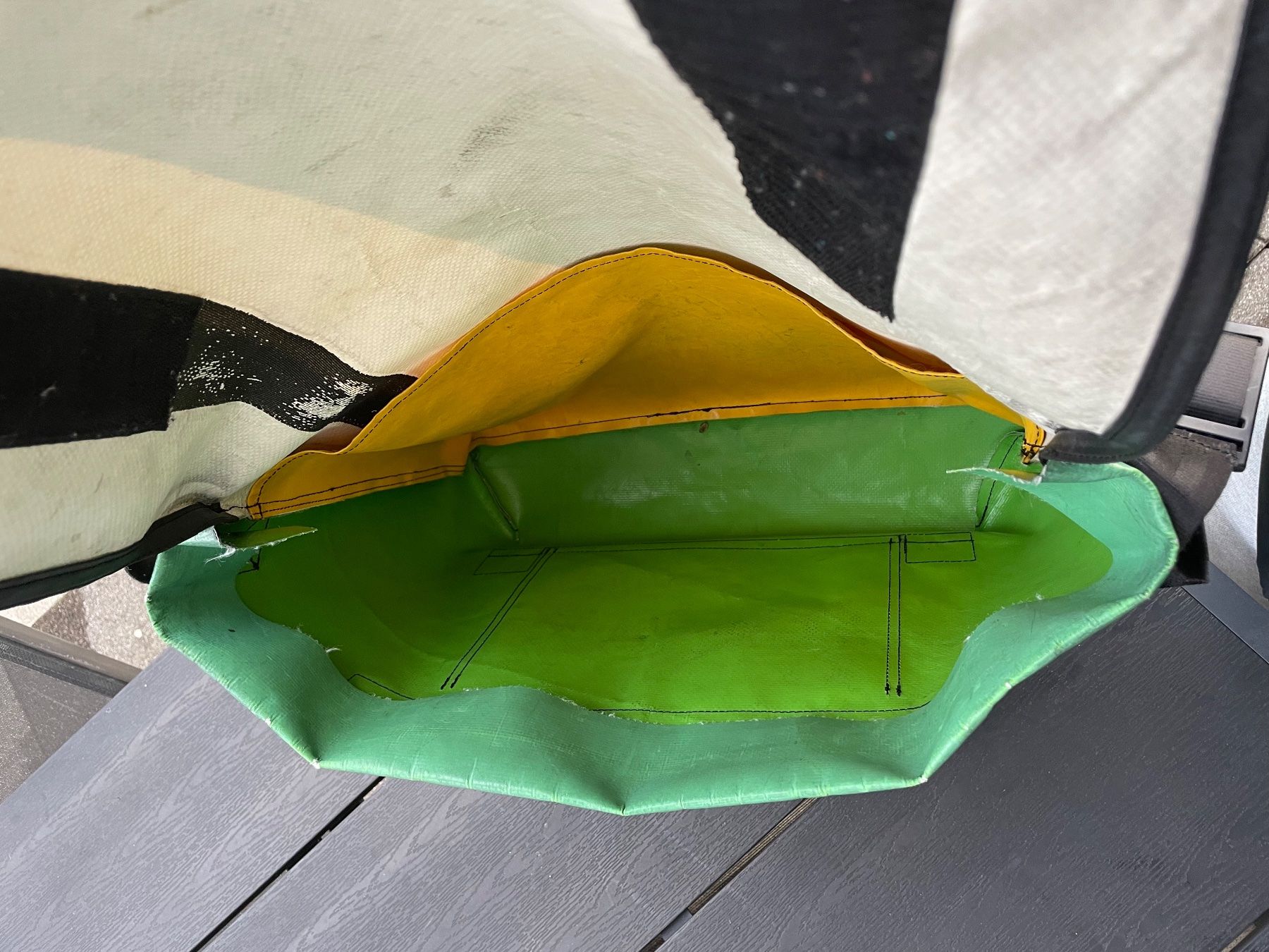 Freitag Taschen für Damen: Freitag grosse Umhängetasche – Gebraucht aus Bern von  4