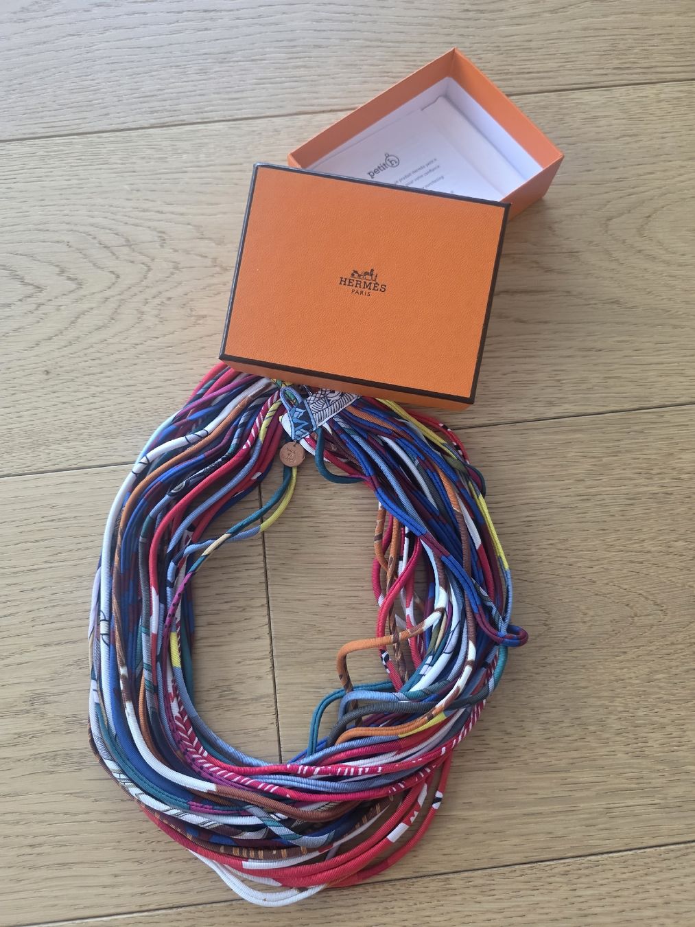 Hermès Catenine: Hermès Paris Halskette Multifils, neuwertig – Nuovo (secondo la descrizione) da Ibach venduto da ole_6whn