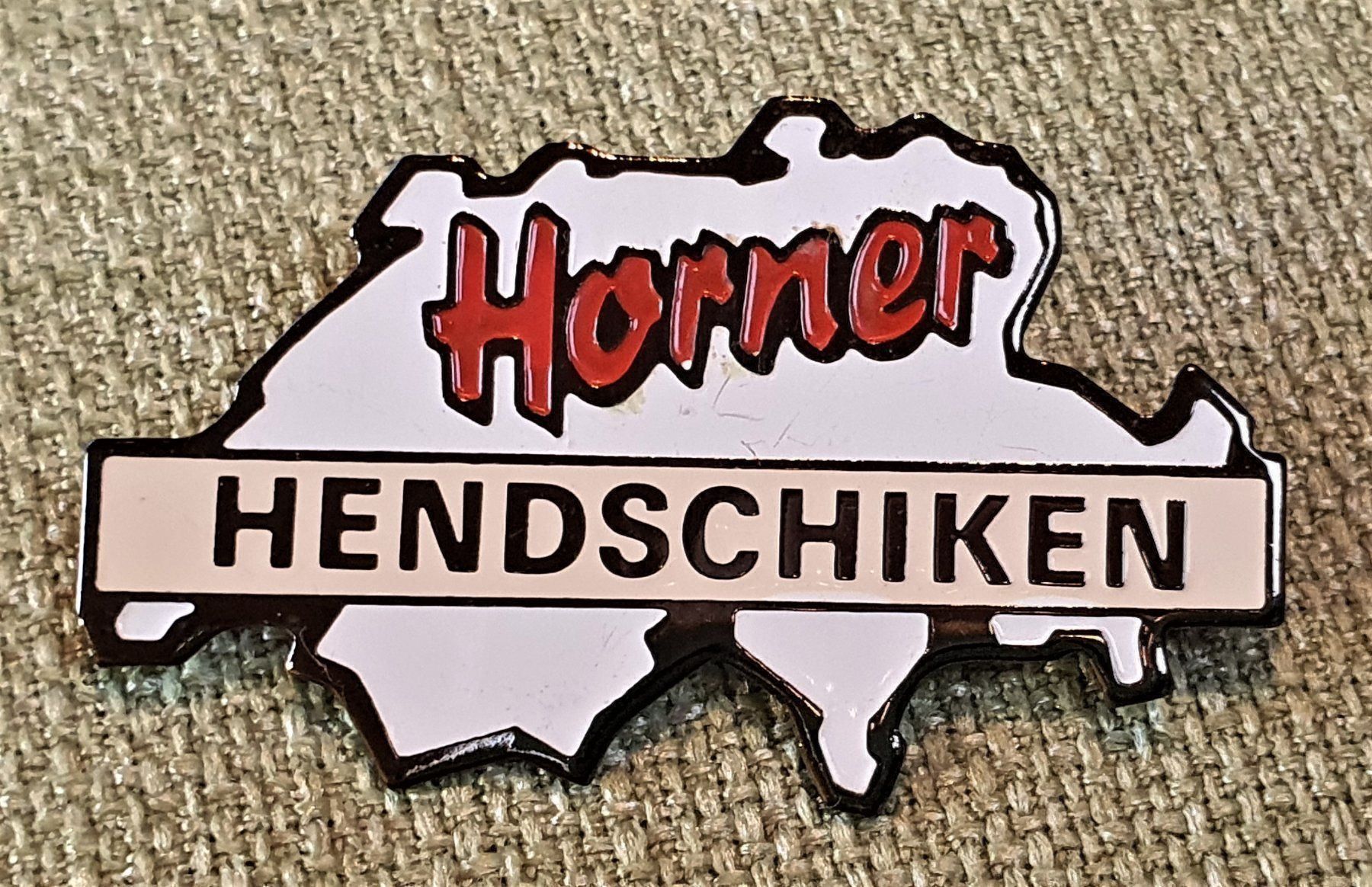 Placchette & Badge: K057 - Pin Schweiz Horner Hendschiken – Usato da Reinach BL venduto da Boston-Verkauf