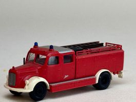 AU- Brekina Mercedes Feuerwehr Rüstwagen Metz
