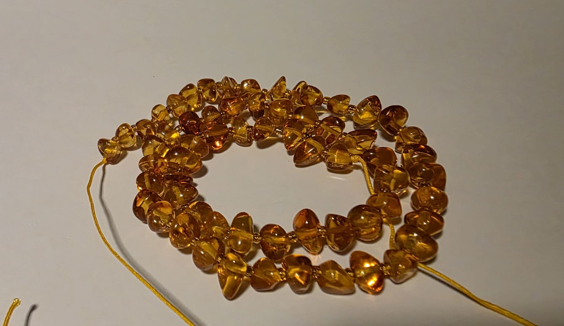 Minerali & Pietre curative: Bernstein baltisch ca. 6mm. Strang – Nuovo e nell'imballaggio originale da Menziken venduto da Mirager