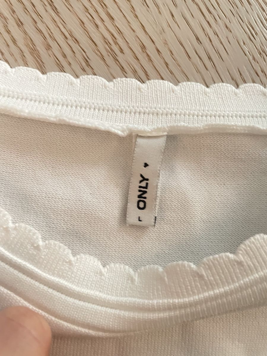 Only Pullover & Sweatshirts: ONLY Pullover cremeweiss mit Ballonärmeln & Strickmuster – Neu (gemäss Beschreibung) aus Heitenried von Steffundsasch 1