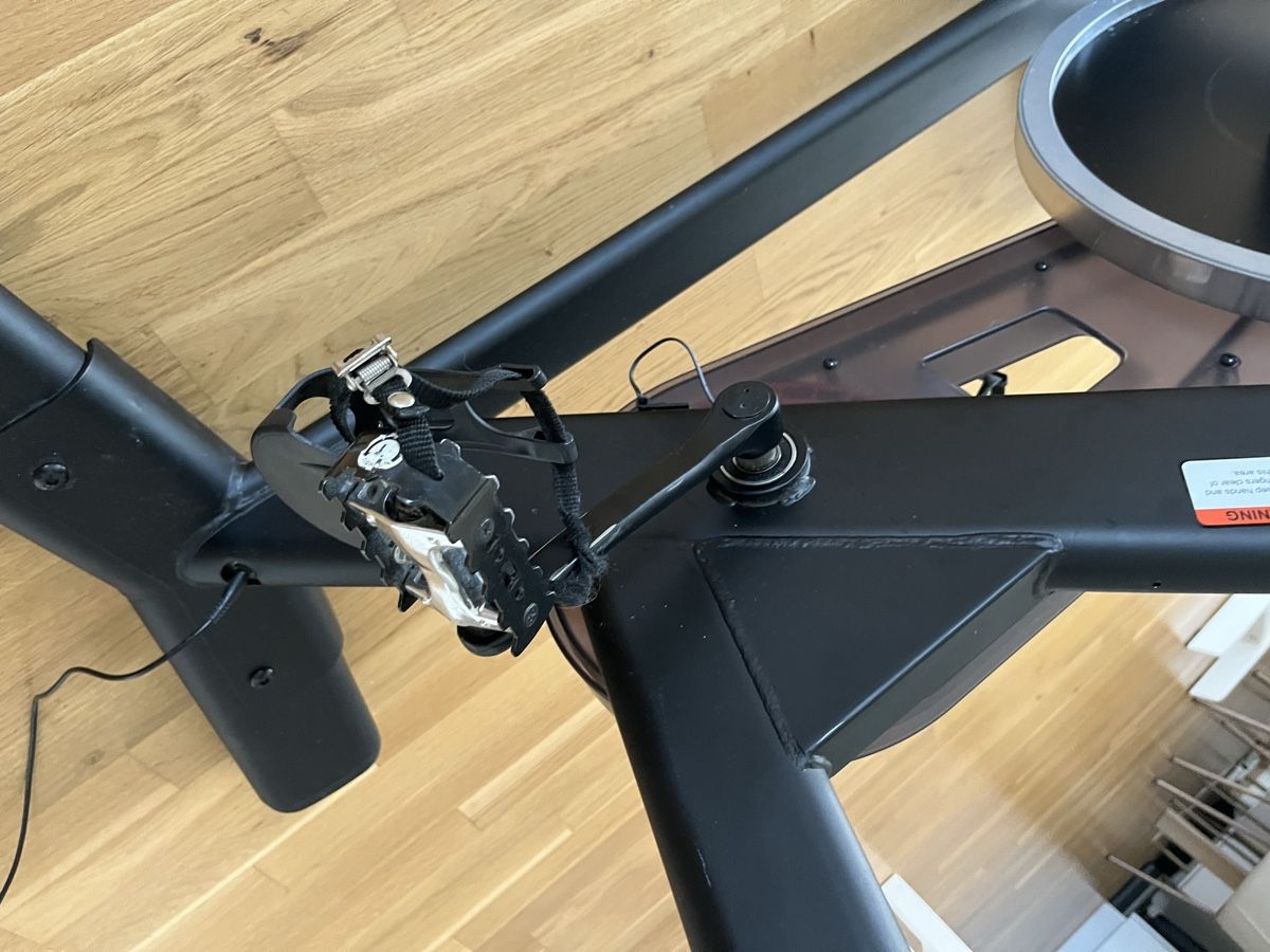 Decathlon Hometrainer: Pro-Form Smart Power 10.0 Spin Bike mit Display & Hanteln – Usato da Schönenberg TG venduto da ere_g6hm 4