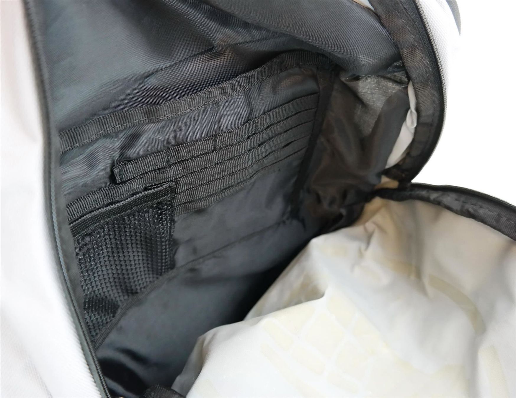 Zaini: Grenade Rucksack für Laptop Board Backpack grau – Nuovo e nell'imballaggio originale da Wohlenschwil venduto da EddieS-Outlet 7
