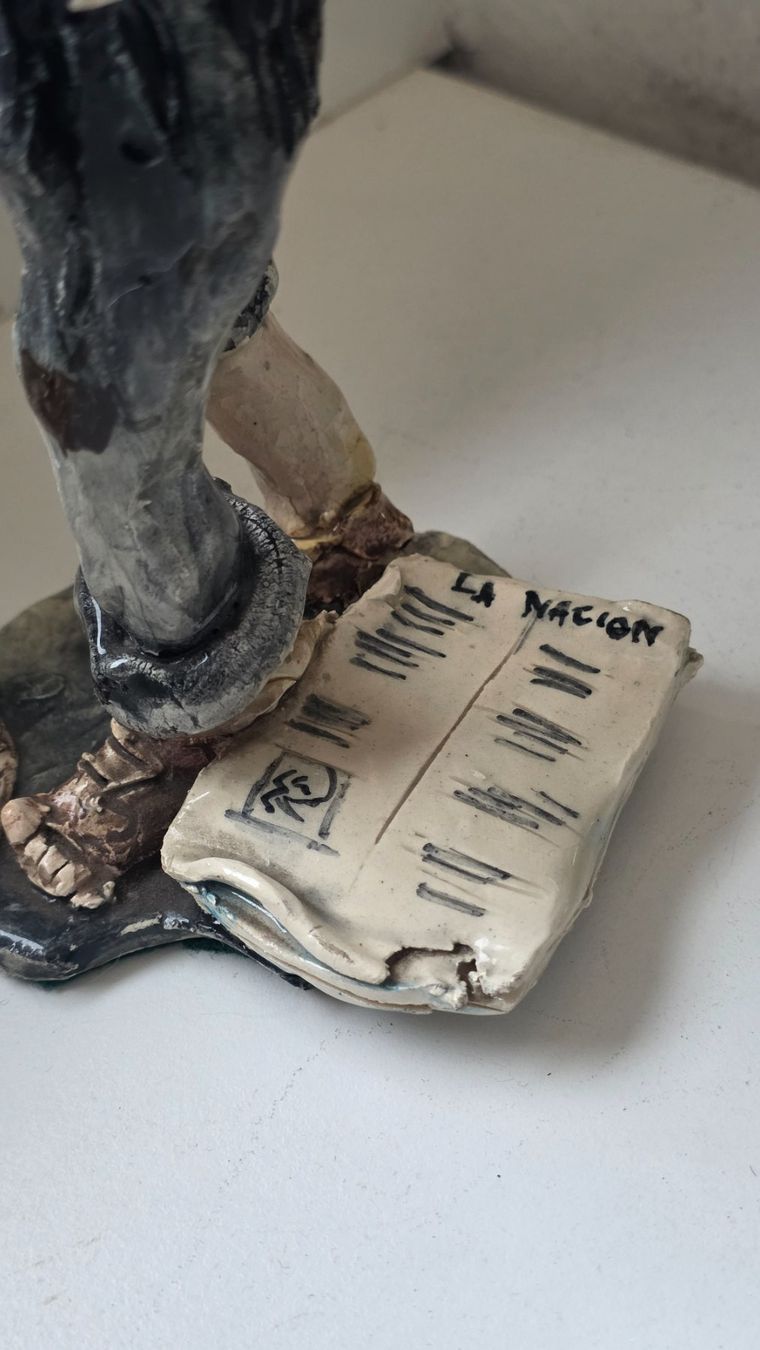 Figurines: Keramikfigur Junge mit Zeitung handgemacht – D'occasion à Wittenbach par rose_rosi 6