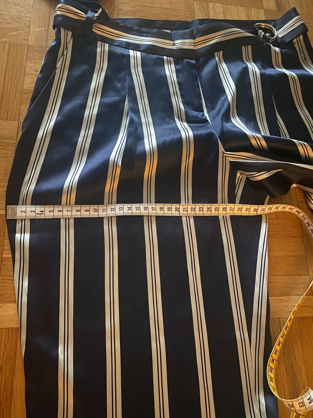 Liu Jo Pantaloni: Liu Jo Seide Hose Gr 38 – Nuovo (secondo la descrizione) da Zug venduto da estarthyme 9