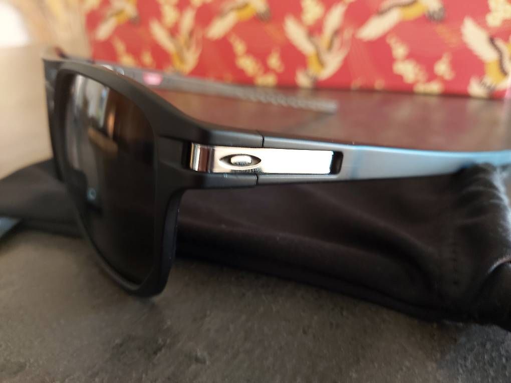 Lunettes & Verres: Lunettes solaires oakley – D'occasion à Savièse par mag_58f8 1