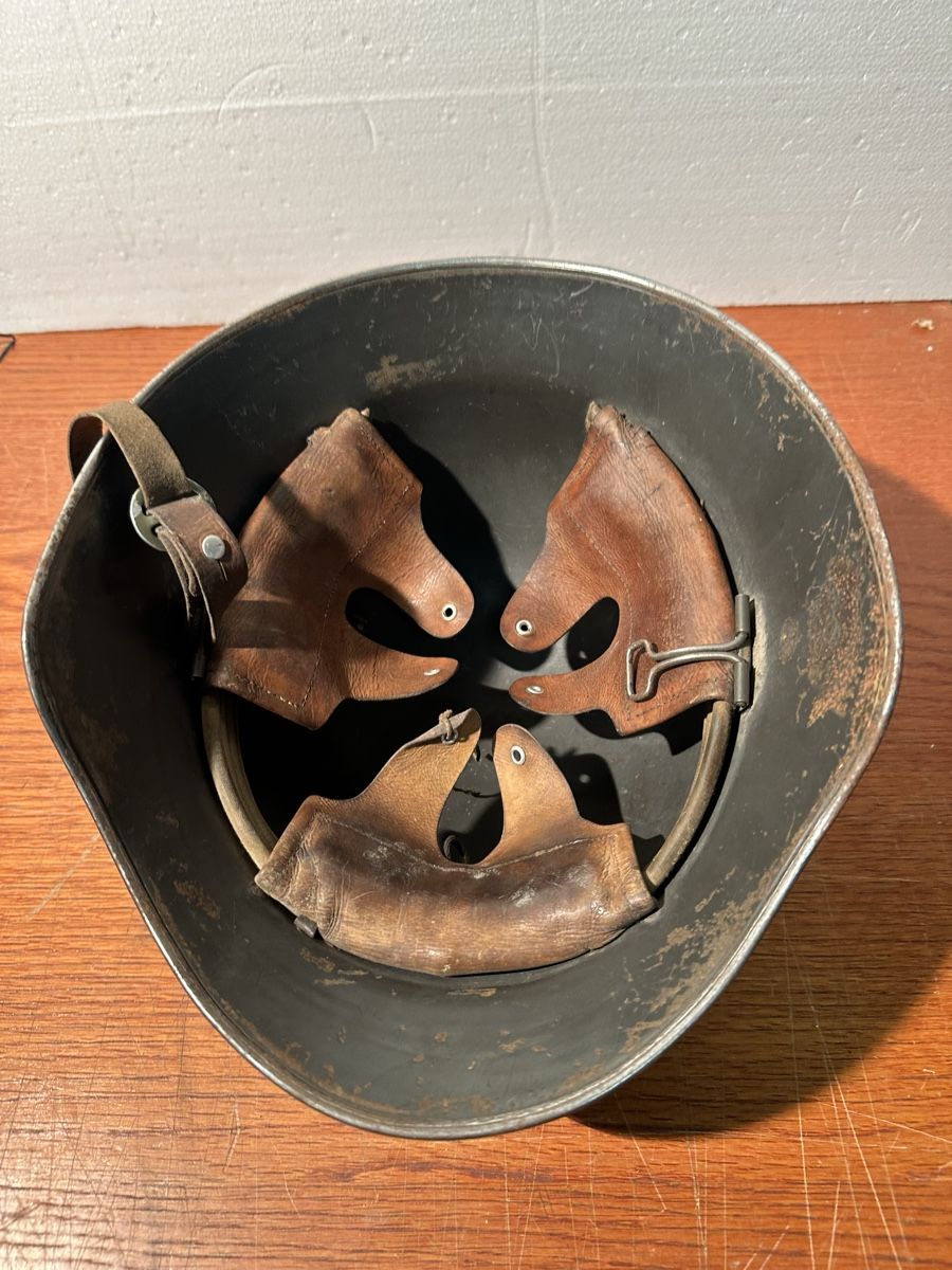 Uniformen & Effekten: Casque militaire ancien  – Gebraucht aus Lausanne von artnouveau04 3