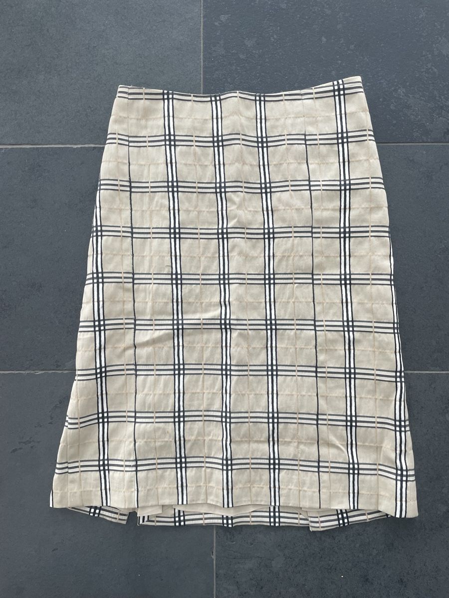 Burberry Jupes: Burberry Rock Grösse 34 – D'occasion à Remetschwil par Aschneewitchen 1