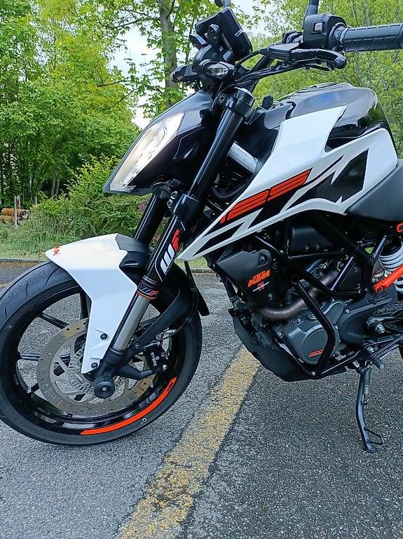 KTM Strada: KTM Duke 125 – Usato da Thun venduto da hundert 4
