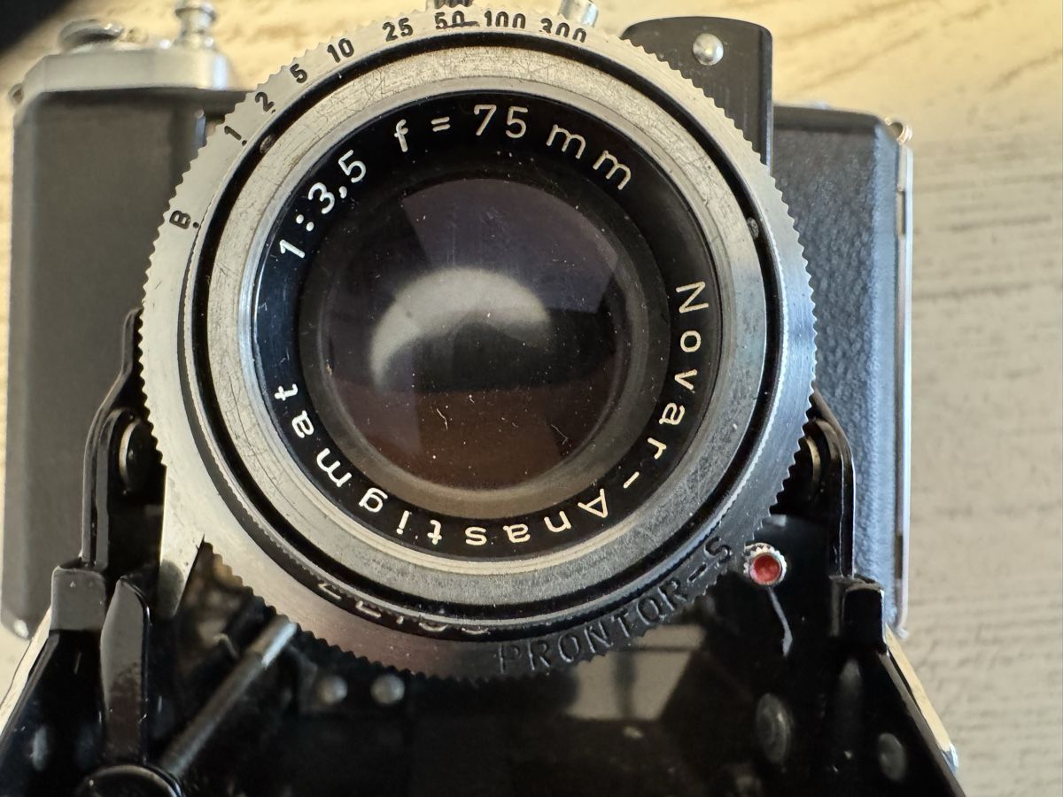 Zeiss Fotocamera: Zeiss ikon ikonta 521/16 kamera – Usato da Zunzgen venduto da milesdavis76 5