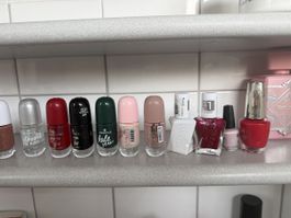 Essence und Essie Nagellack Sammlung diverse Farben