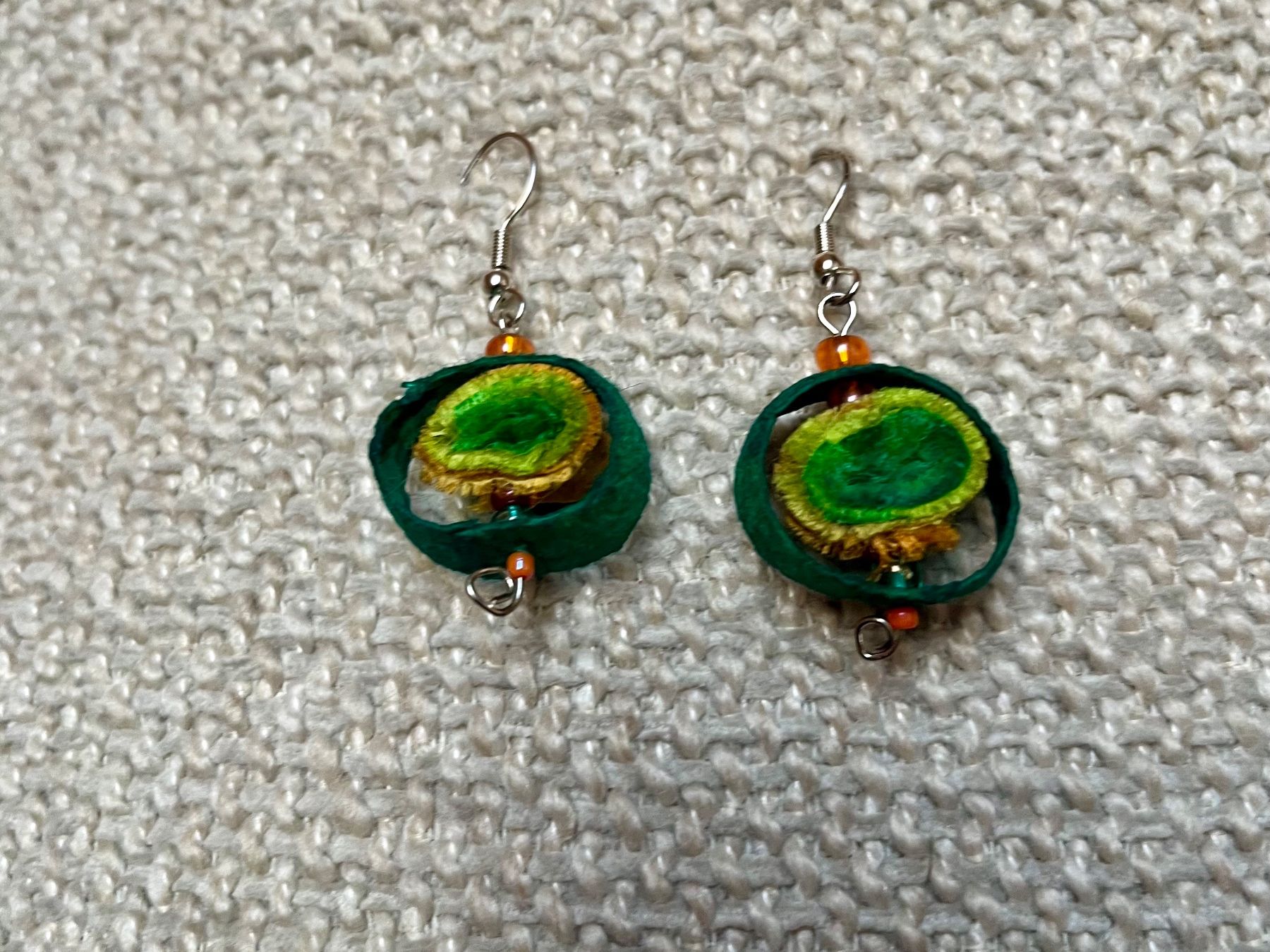 Orecchini pendenti & Orecchini a lobo: Schweizer Seidenohrringe / Swiss Silk Earrings – Nuovo e nell'imballaggio originale da Zürich venduto da SummerUmbrage 3