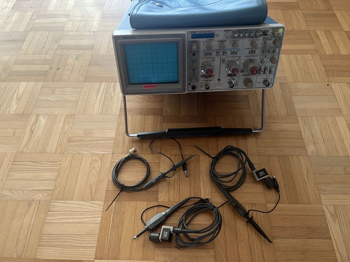Mesurer: Tektronix Oszilloskop – D'occasion à Kloten par Wr1964