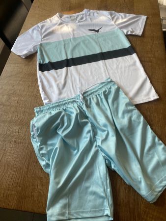 FREIZEIT-/SPORTSET/SHIRT & SHORTS GR.M mint/weiß/schwarz NEU