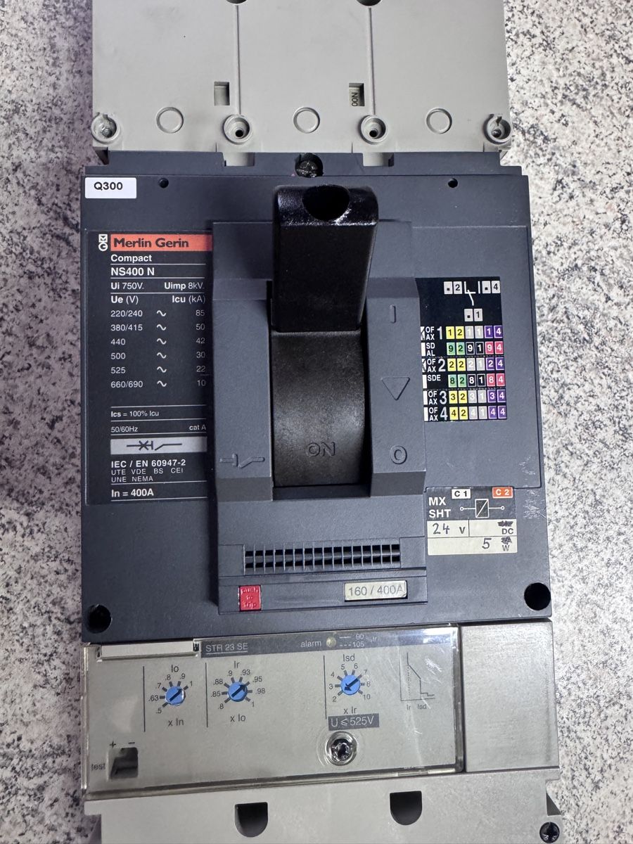 Schneider Interruttori: Merlin Gerin Compact NS400 N Leistungsschalter 3P 400A – Usato da Rietheim venduto da GaborKovesi 2