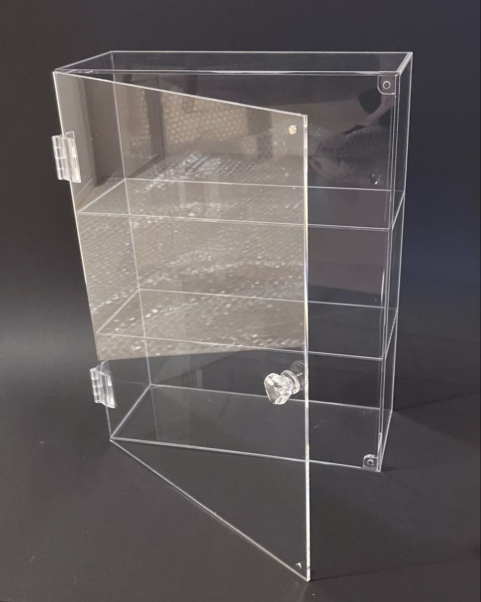 Vetrine: Neue Acrylvitrine (4cm feiner Kratzer in Front) – Nuovo e nell'imballaggio originale da Bremgarten AG venduto da merlindimi 3
