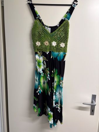 Sommerkleid mit Häkelmuster, Blumenmuster - Grösse M
