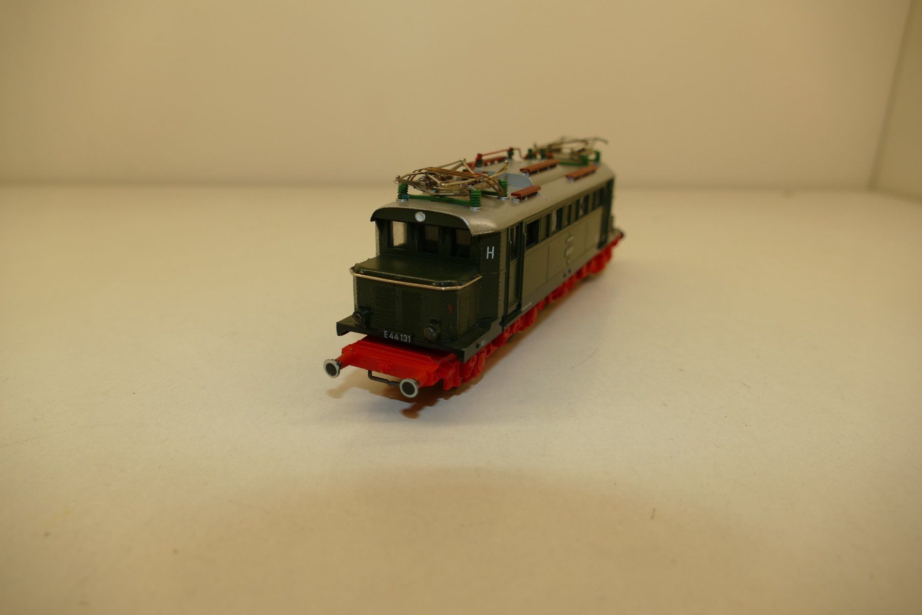 Piko Modelleisenbahnen: Piko H0: DR Elektrolok E44 grün – Gebraucht aus Niederhasli von rail-duerst 2