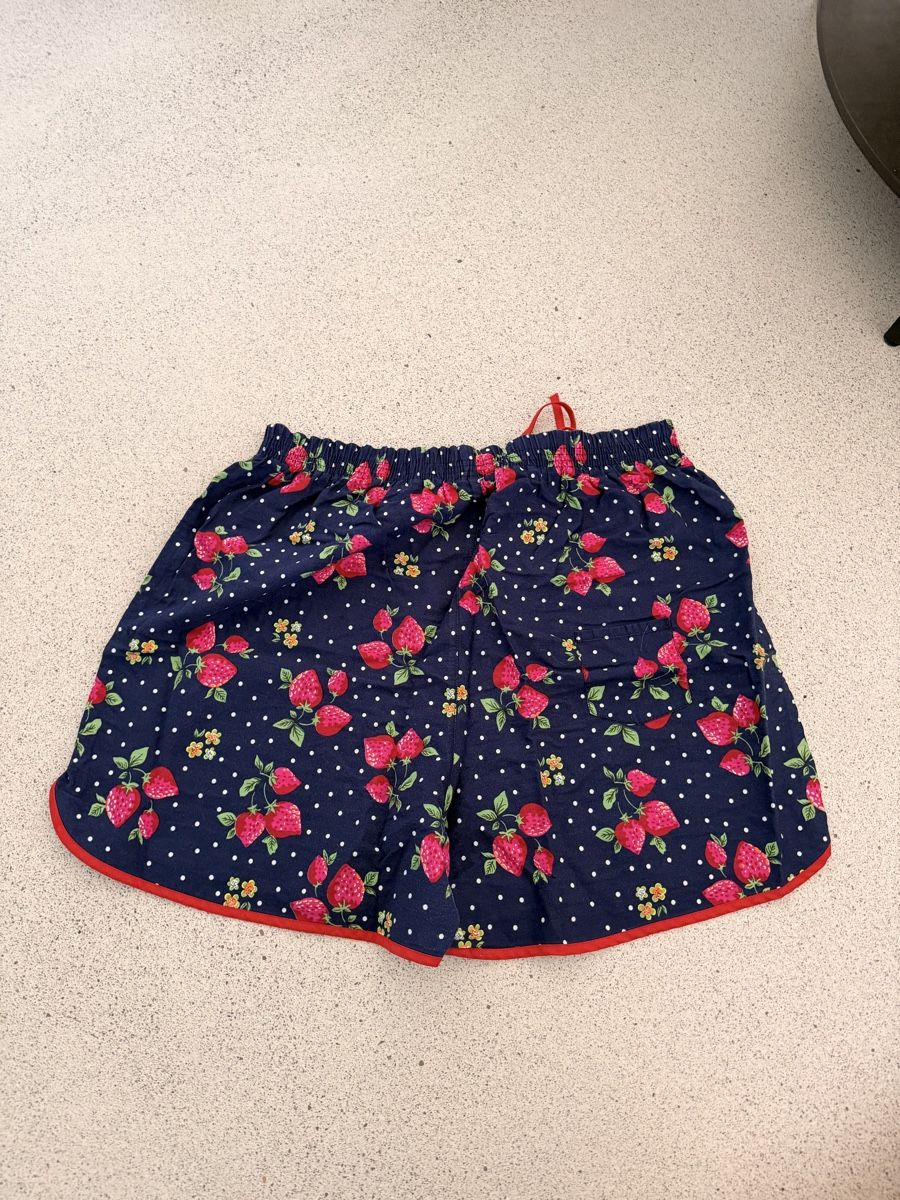 Hosen: Shorts Damen Gr M – Gebraucht aus Endingen von BuffyCreamy 3