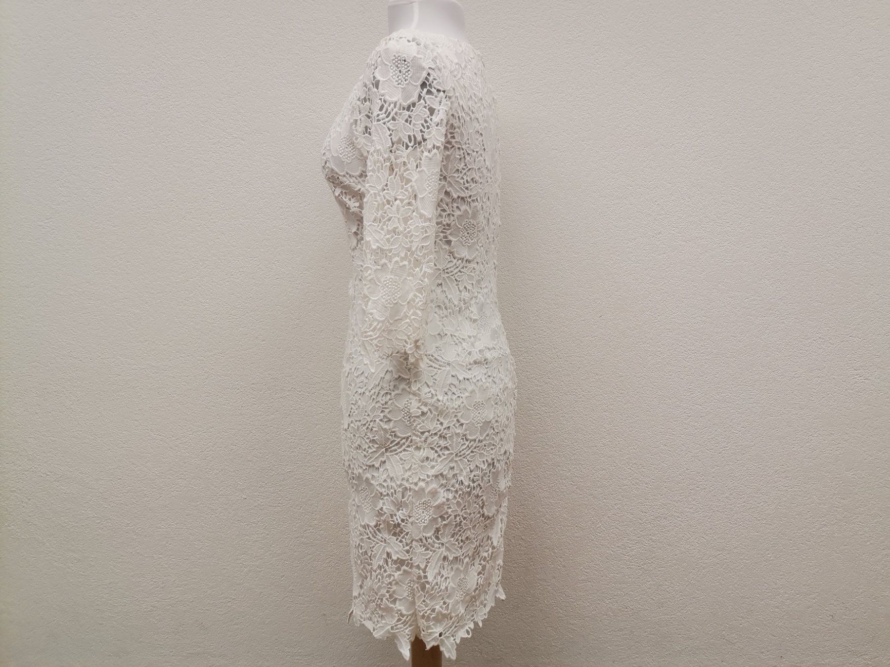 Comma Vestiti: COMMA elegantes Kleid in Weiss mit Spitze – Usato da Schaffhausen venduto da Restwert_SH 2