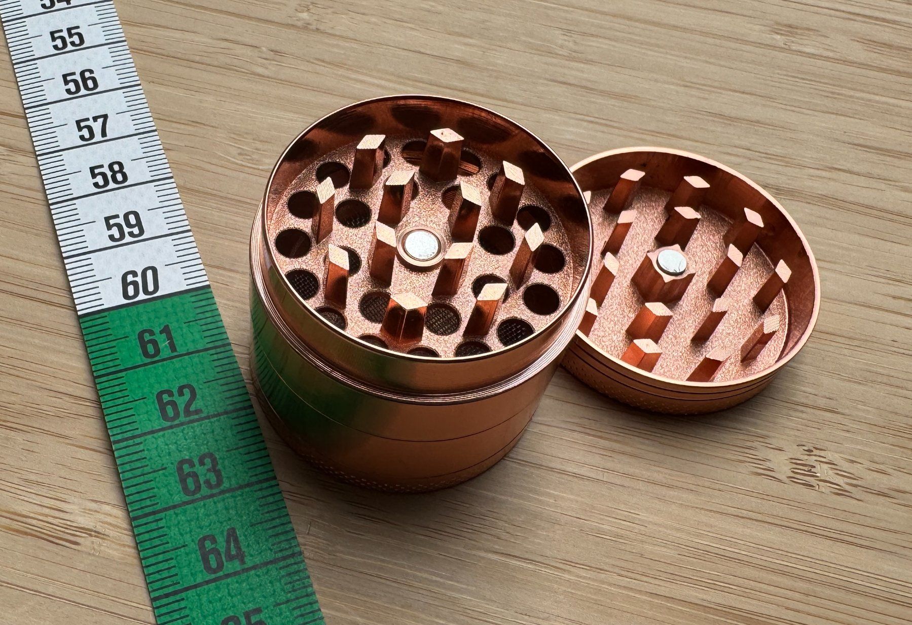 Tabak: rosé Metall Grinder, rose gold, Mühle – Neu und originalverpackt aus Winterthur von YaV 2