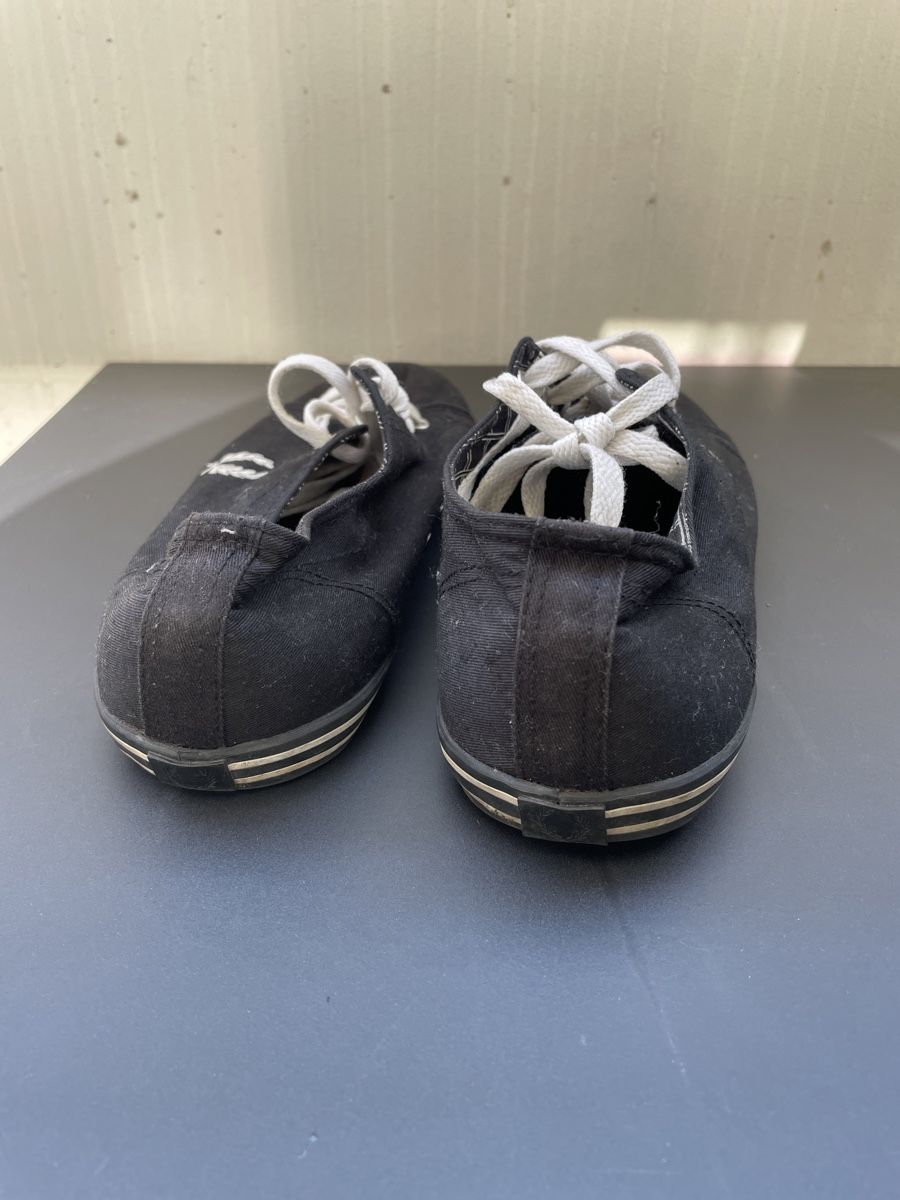 Fred Perry Herrenschuhe: Chaussures Fred Perry noires taille 43 – Gebraucht aus Sion von lbo_jpy8 1