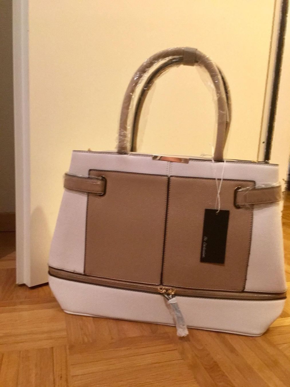 Borse da donna: Grand sac beige et blanc – Nuovo e nell'imballaggio originale da Petit-Lancy venduto da mina222 1