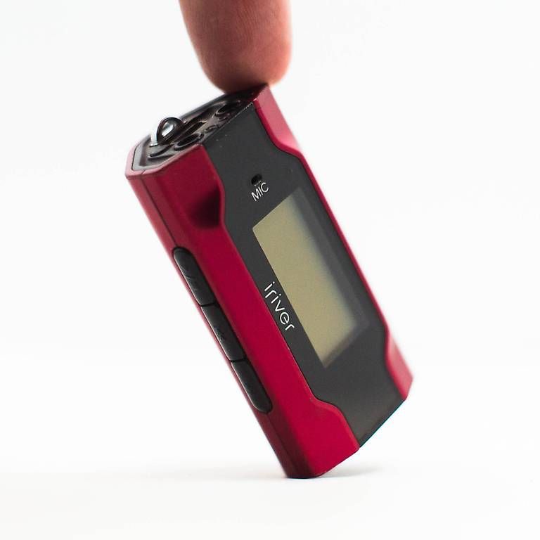 Iriver Tragbarer Mediaplayer: iRiver T30 Red ( 1 GB ) Digital Media Player – Gebraucht aus Thörishaus von vintagger 2