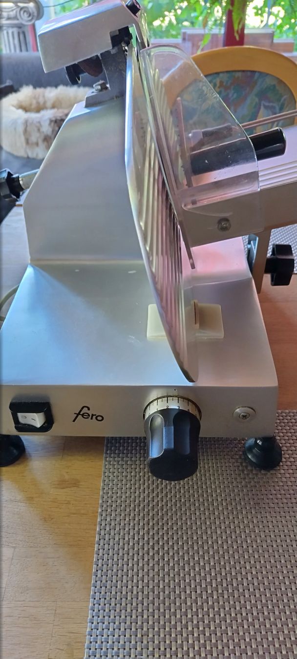 Fero Appareils de cuisine: Aufschnittmaschine Fero – D'occasion à Rothrist par Sheriff94