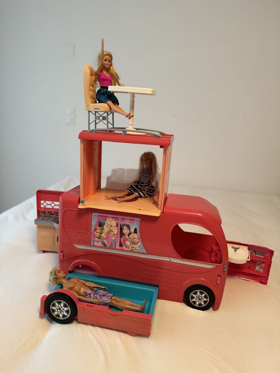 Barbie Case e mobili per bambole: Pink Barbie Dream Campervan – Usato da Vesenaz venduto da nat_mq8l 4