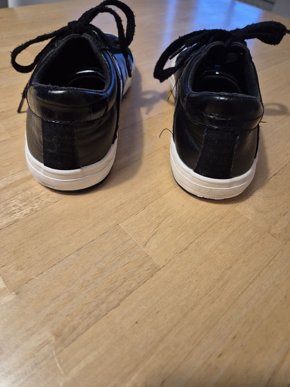 Esprit Scarpe da donna: Esprit Sneakers, Schwarz, Grösse 37 – Usato da Zürich venduto da Inanina 2