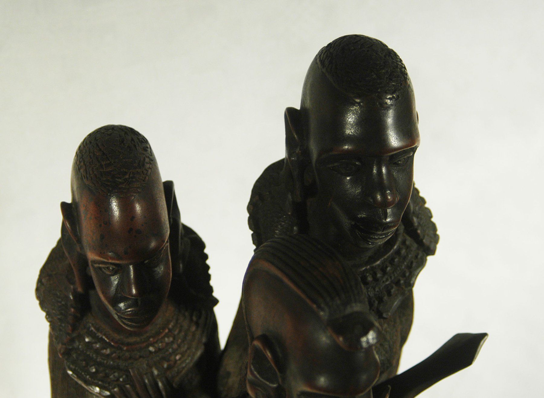 Figuren: Massai Gruppe Holz geschnitzt Kunstobjekt – Gebraucht aus Herisau von Wisen 1