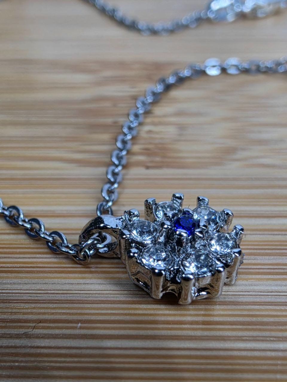 Catenine: Collier argent avec zircons – Nuovo e nell'imballaggio originale da Reconvilier venduto da MARCLAT