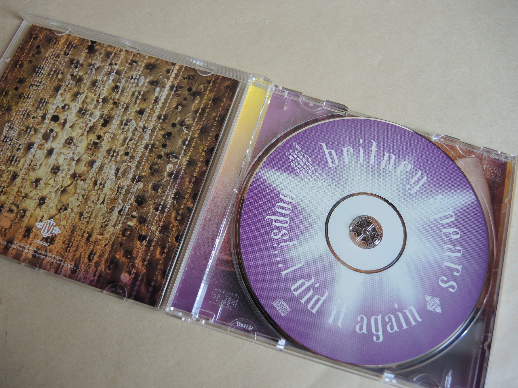 CD: Britney Spears - Oops!... I Did It Again CD – Usato da Rorschach venduto da Pop-upBrocki 1