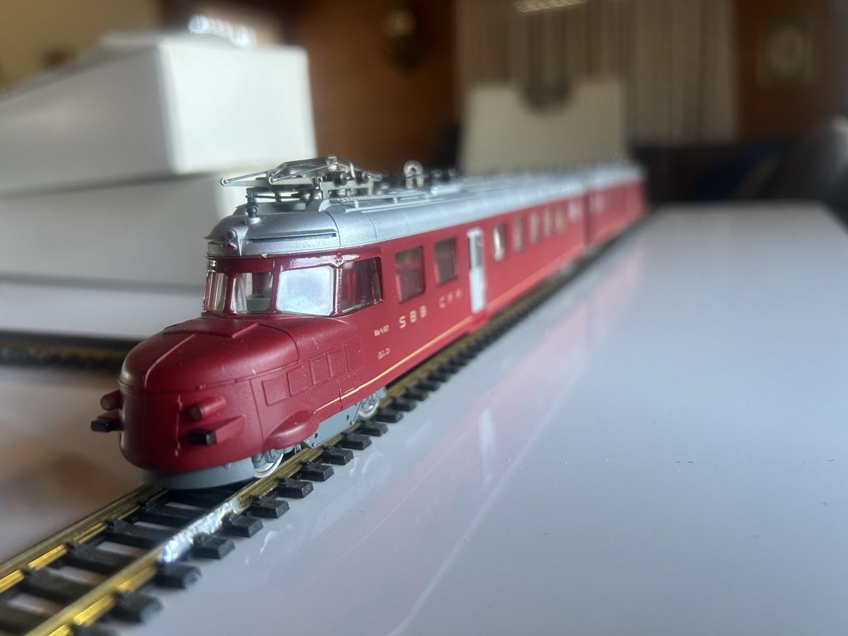 Morep Modelleisenbahnen: Roter Pfeil RAe 4/8 SBB    – Neu (gemäss Beschreibung) aus Bözen von Viloujack