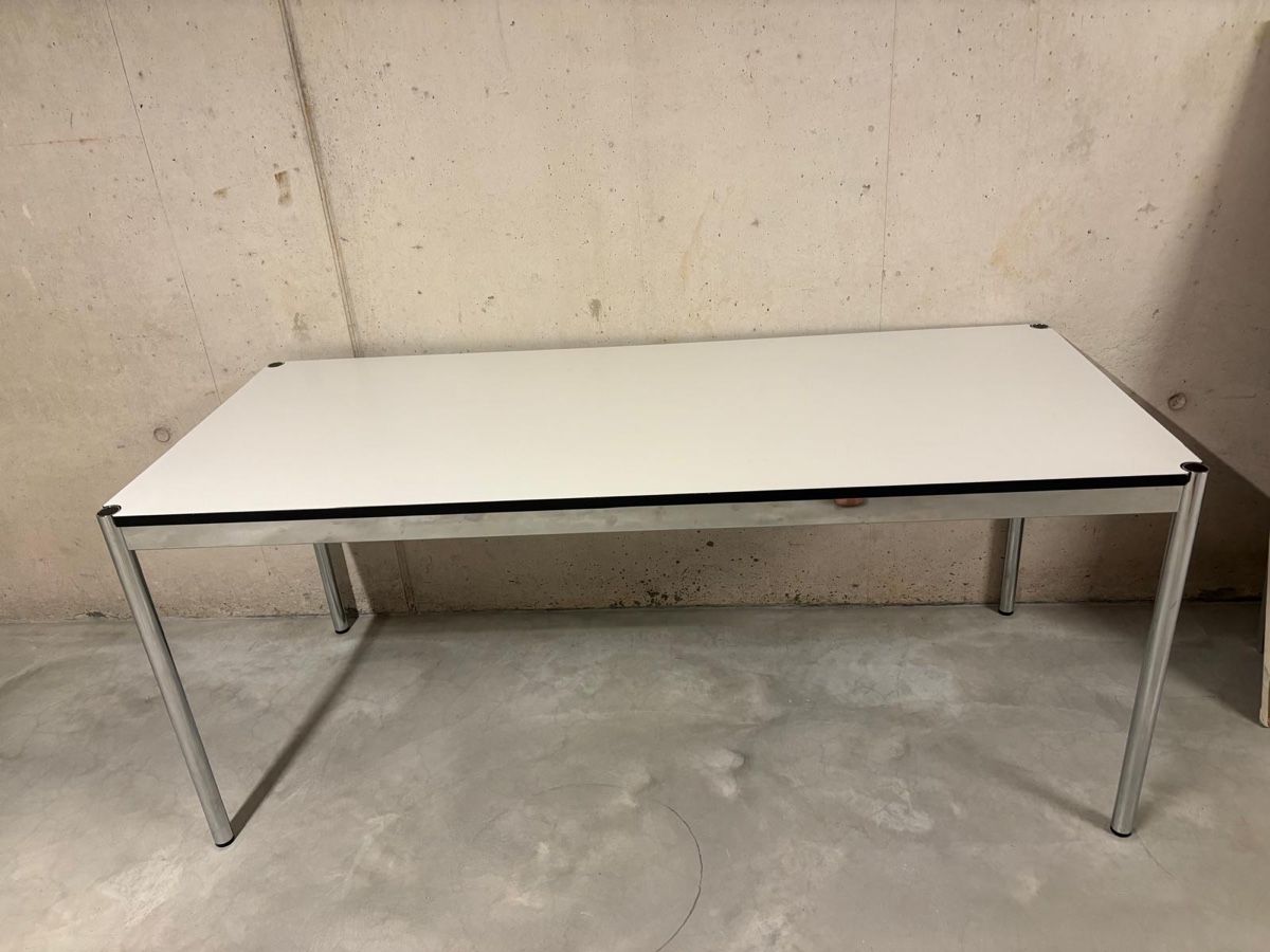 Scrivanie: Lichtgrau USM Haller Tisch - gebraucht – Usato da Küsnacht ZH venduto da ramewi 1