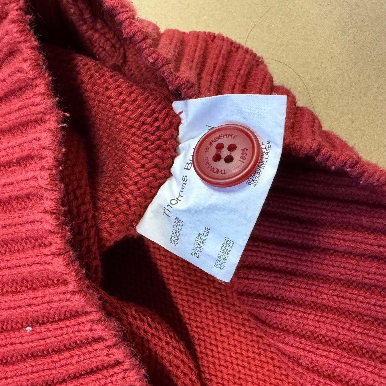 Burberry Maglioni & Felpe: Thomas Burberry vintage red knitted sweatshirt pull 90s – Nuovo (secondo la descrizione) da St. Gallen venduto da sourced_limited 5