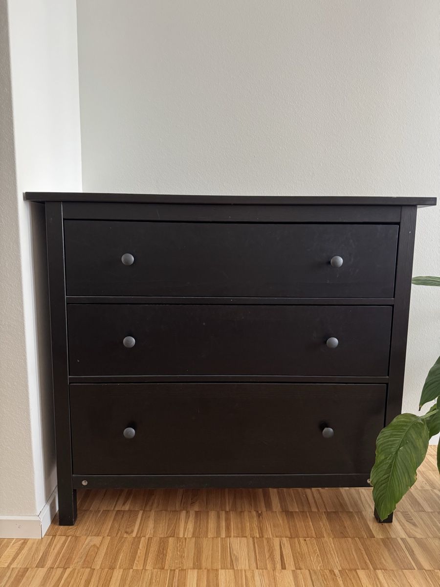 Cassettiere: Hemnes Kommode IKEA – Usato da Winterthur venduto da chrigelable