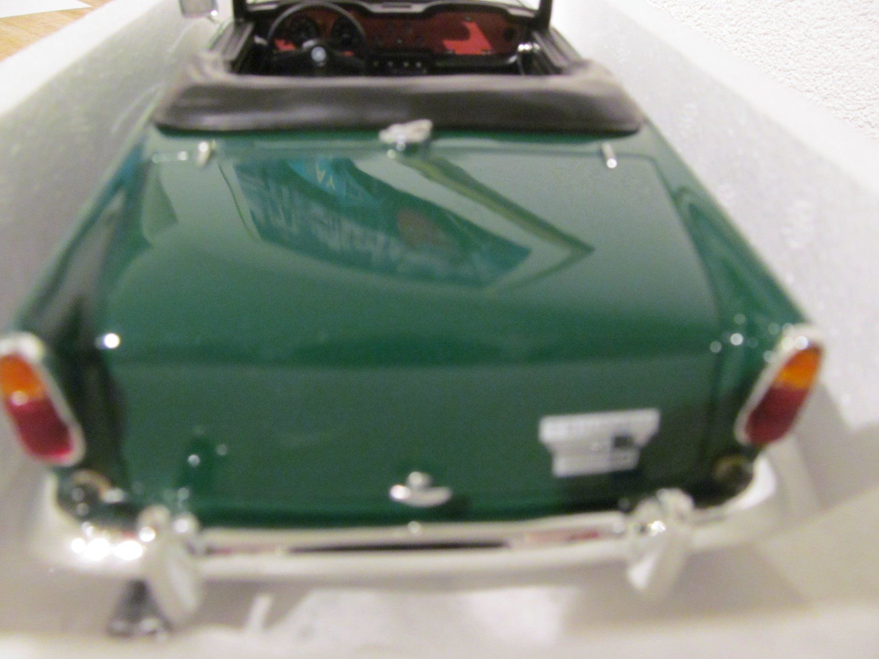 Triumph Modellini d'auto: TRIUMPH TR250  SCHUCO  RESIN 1:18 – Nuovo e nell'imballaggio originale da Grueningen venduto da malamut56 6
