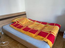 lit avec matelas / Bett mit Matraze