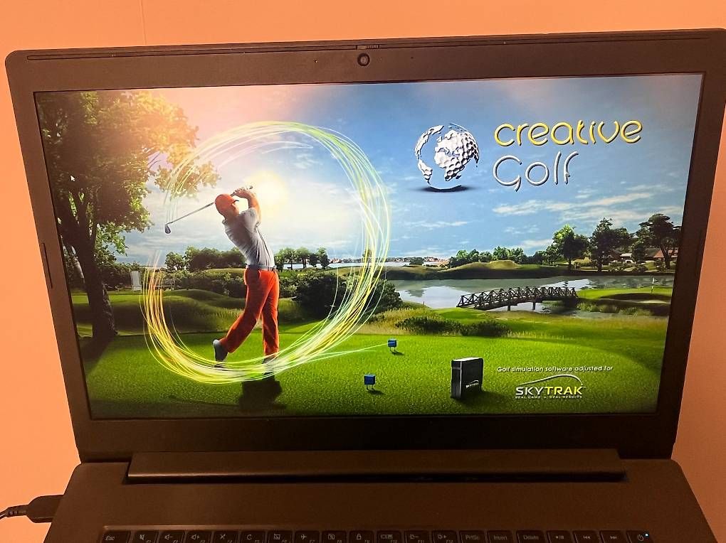 Proiettori:     SkyTrak Indoor Golfsimulator komplett mit PC & Beamer – Usato da Zürich venduto da Galvan 4