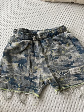 ZARA SWEATPANTS SHORTS GR 104